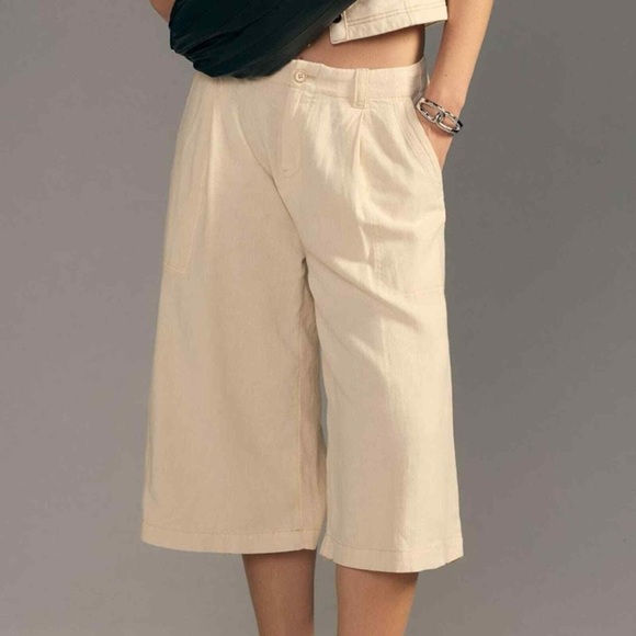 Pilcro Pants - Anthropologie Pilcro Cargo Culottes Linen Blend Cream shorts women’s size 0